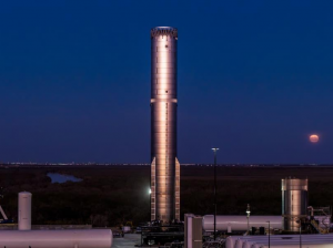 SpaceX показала сверхмощный ускоритель Booster 19 перед отправкой его на криотесты