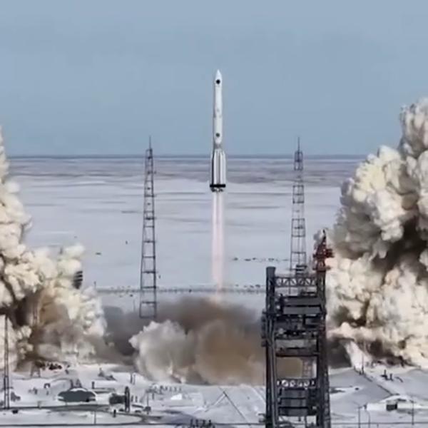 Впервые за почти три года Россия запустила тяжелую ракету «Протон-М»