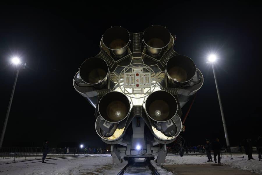 Первый за три года запуск «Протона» и последний для разгонного блока типа ДМ. Ракету установили на стартовый стол