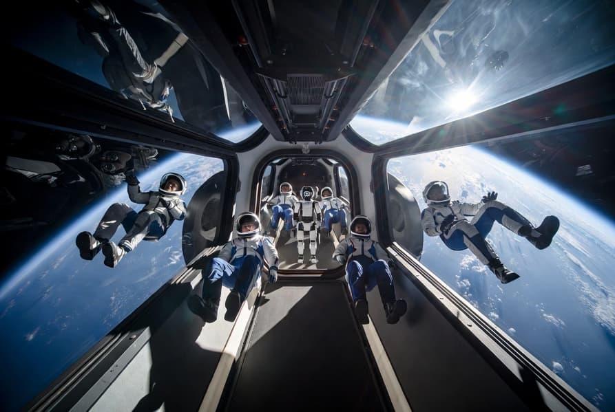 Китай выходит на рынок суборбитального туризма: InterstellOr показала капсулу CYZ1 и открыла продажи